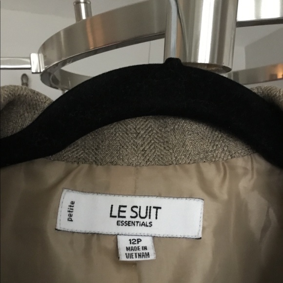 Three button blazer - Picture 3 of 4